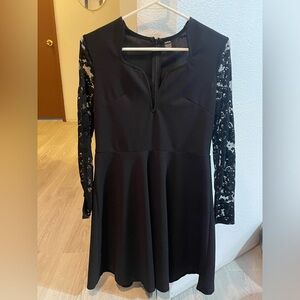 Black Shein Dress size large with lace sleeves